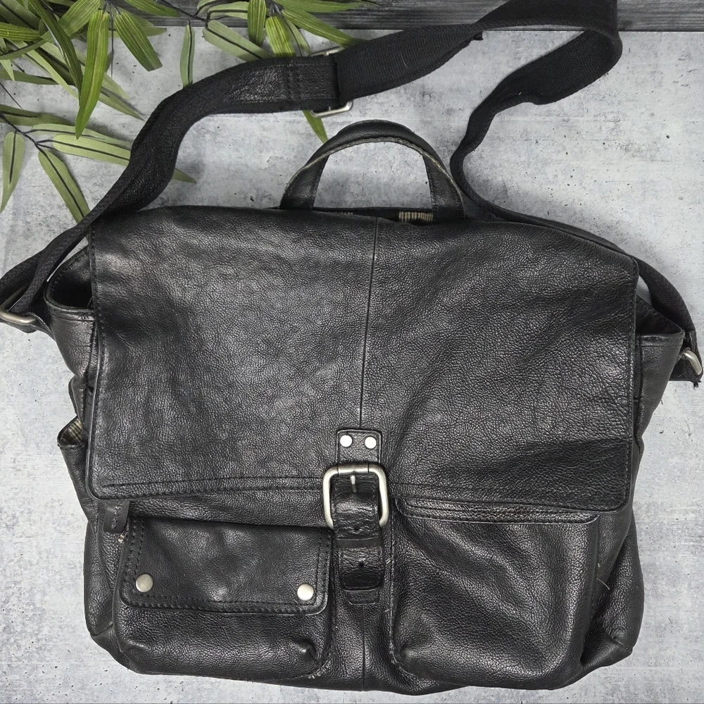 Fossil Defender Black Laptop Bag Satchel Crossbody Adjustable Shoulder Strap